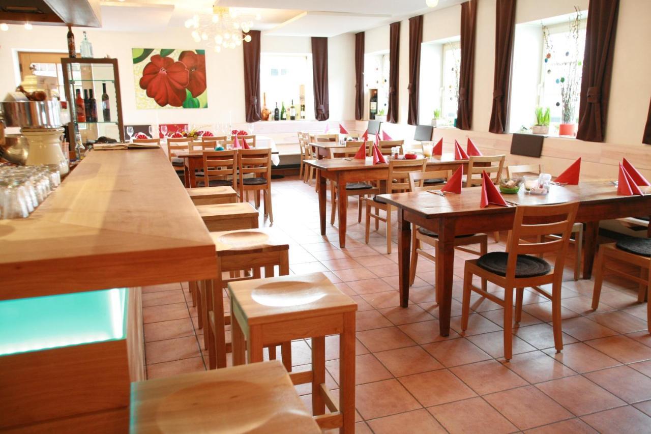 Il Plonner - Hotel Restaurant Biergarten Веслинг Экстерьер фото